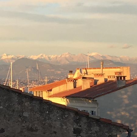 Light Filled Penthouse In Old Antibes. Heart Of The Riviera Διαμέρισμα Εξωτερικό φωτογραφία