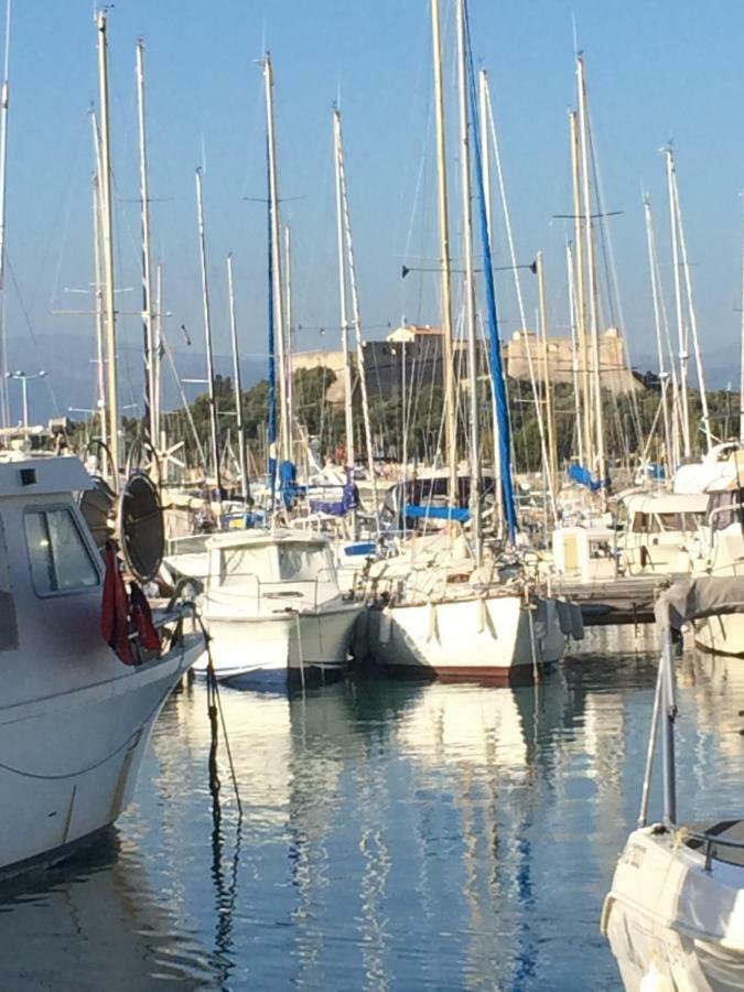 Light Filled Penthouse In Old Antibes. Heart Of The Riviera Διαμέρισμα Εξωτερικό φωτογραφία
